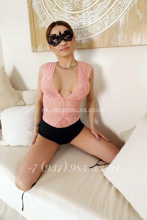 Девушка Проститутка в Питере у метро Площадь Восстания