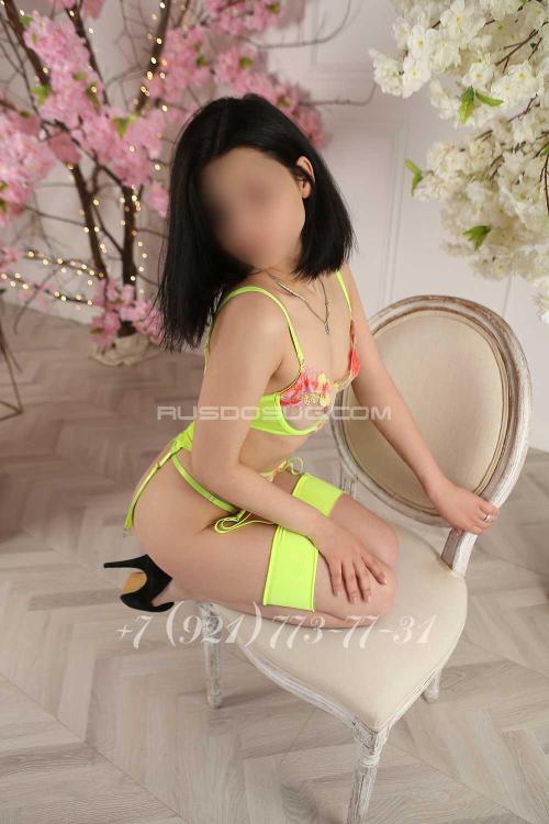 Девушка Проститутка в Питере у метро Маяковская