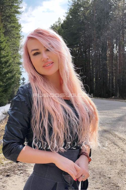 Девушка Проститутка в Питере у метро Московская