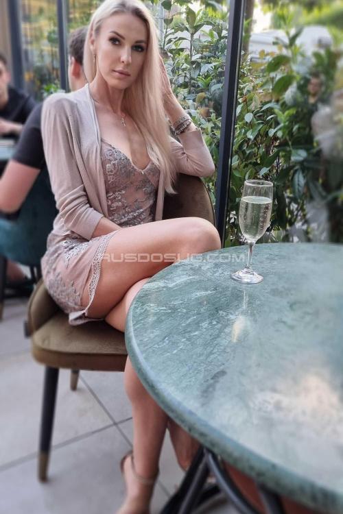 Девушка Проститутка в Питере у метро Купчино