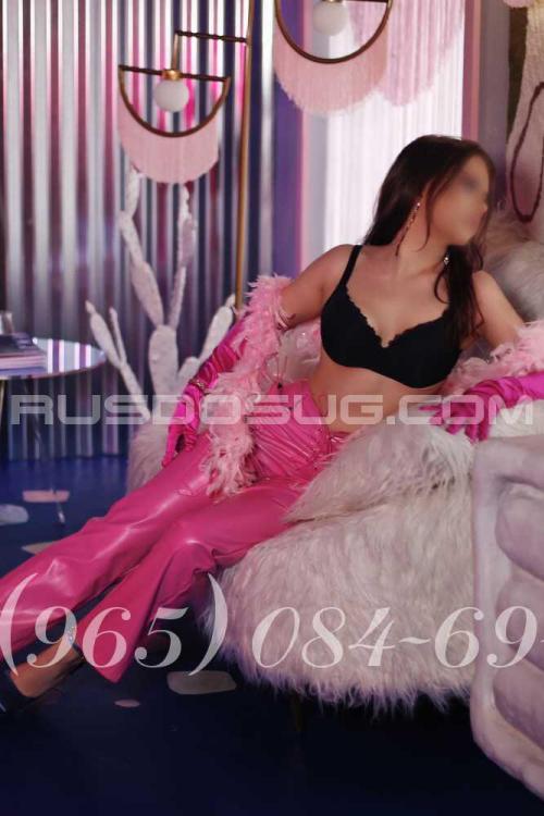 Девушка Проститутка в Питере у метро Купчино