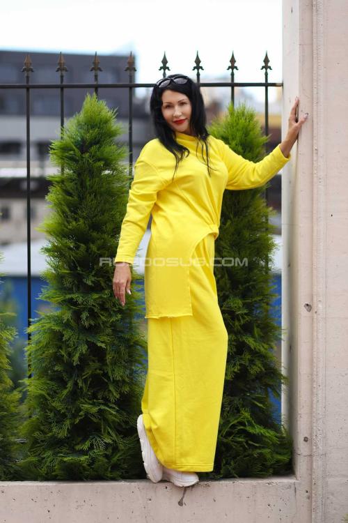 Девушка Проститутка в Питере у метро Купчино