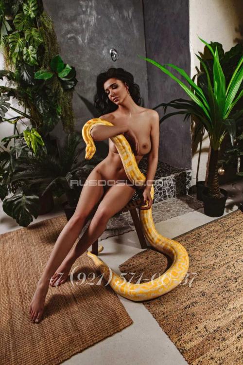 Девушка Проститутка в Питере у метро Приморская