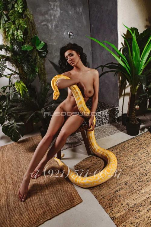 Девушка Проститутка в Питере у метро Приморская