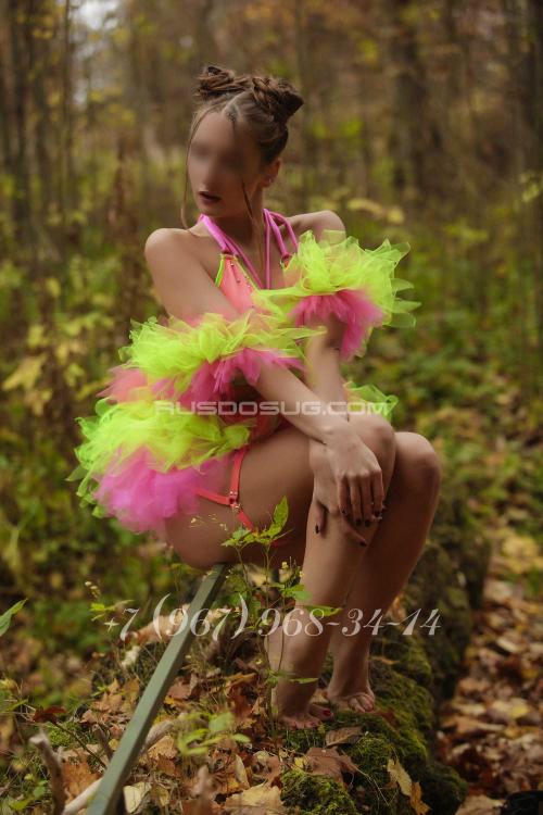 Девушка Проститутка в Питере у метро Парнас