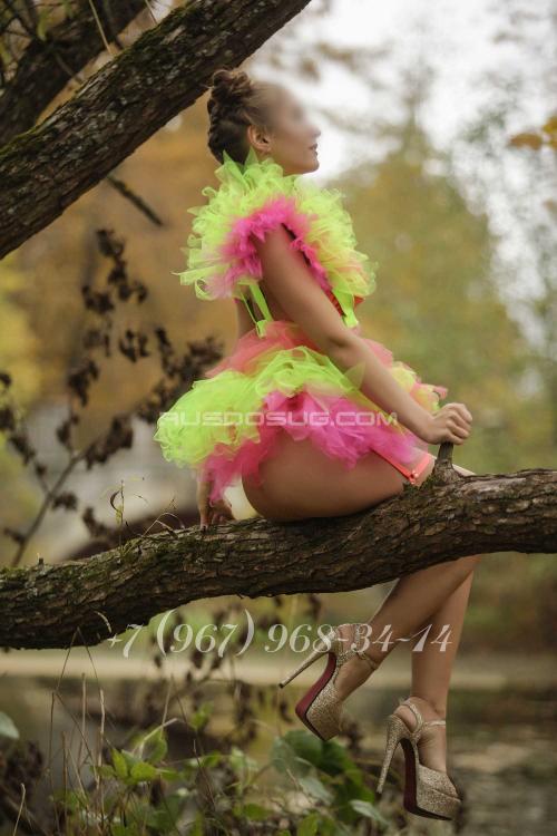 Девушка Проститутка в Питере у метро Парнас