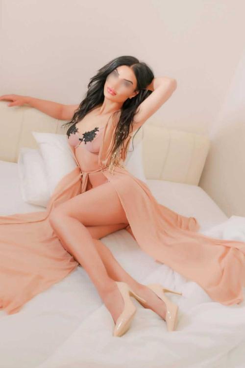 Девушка Проститутка в Питере у метро Чернышевская