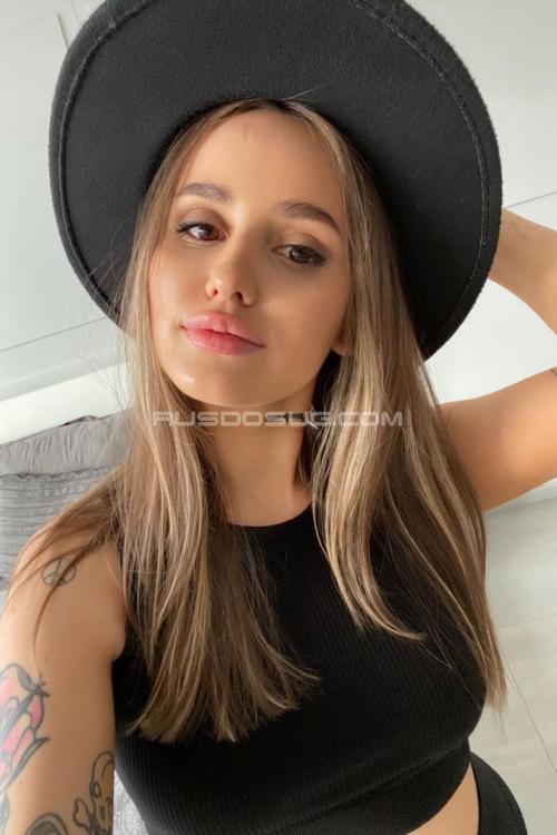 Девушка Проститутка в Питере у метро Петроградская