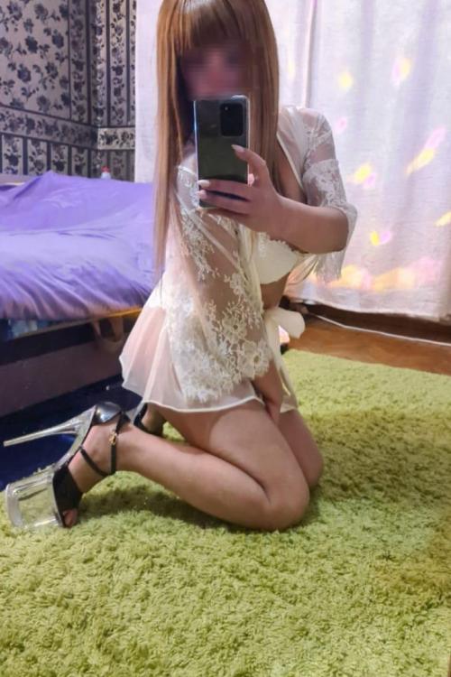 Девушка Проститутка в Питере у метро Электросила