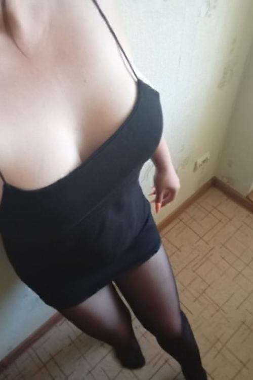 Девушка Проститутка в Питере у метро Парк Победы