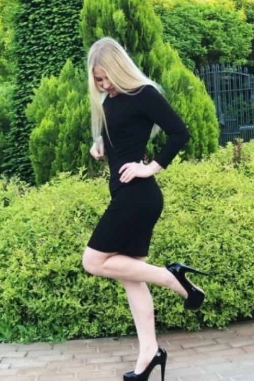 Девушка Проститутка в Питере у метро Московские ворота