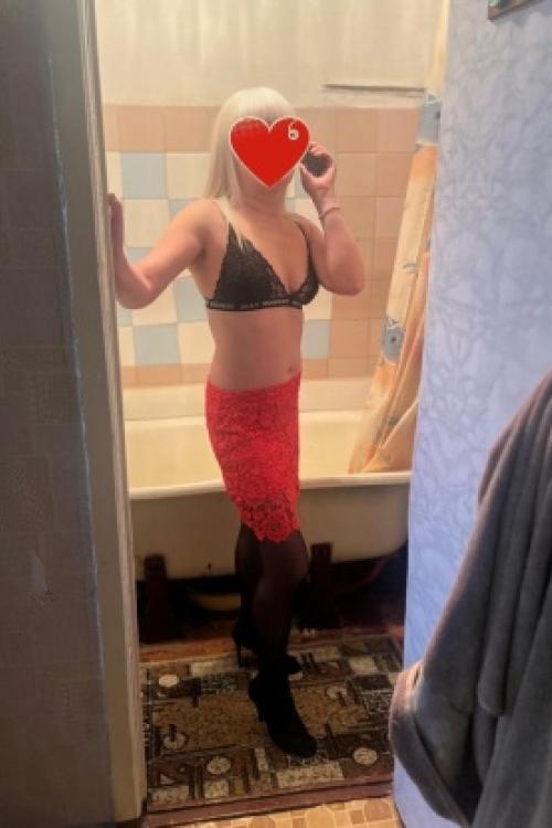 Девушка Проститутка в Питере у метро Шушары