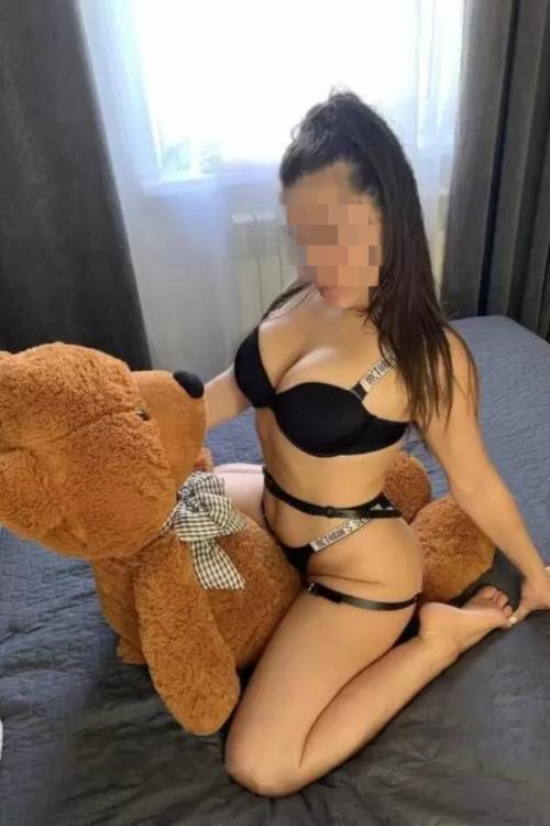 Девушка Проститутка в Питере у метро Московская