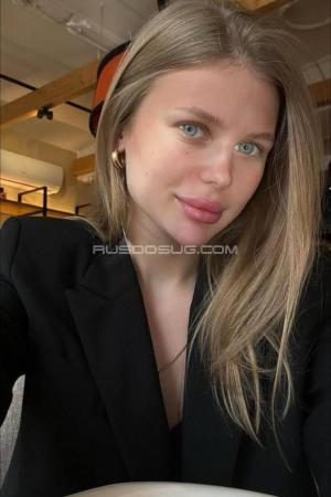 Проститутка Олеся у метро Невский проспект