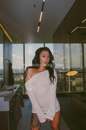 Проститутка Моника у метро Петроградская